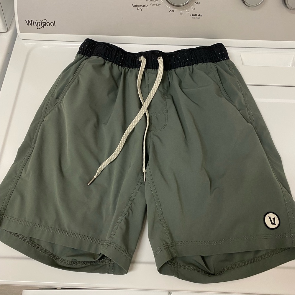 VUORI CORE SHORT